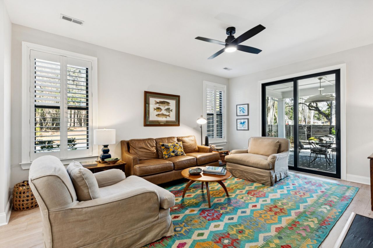 101 Classic Street Photo 9