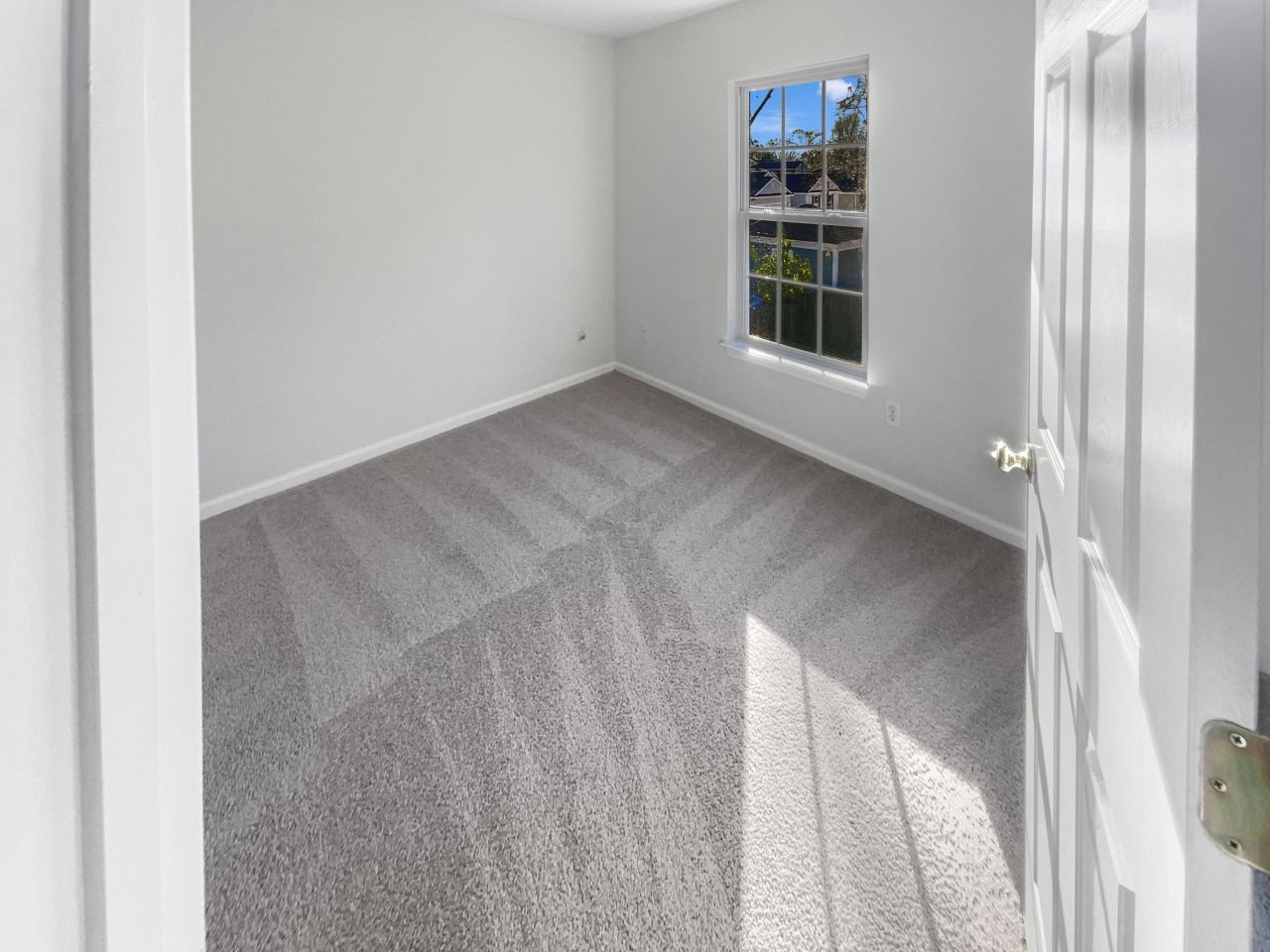 8737 Red Oak Drive Photo 17