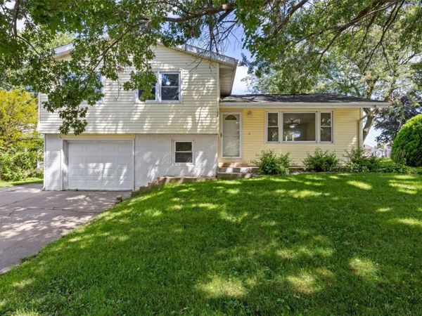 108 Parkview Court, Tipton, IA 52772