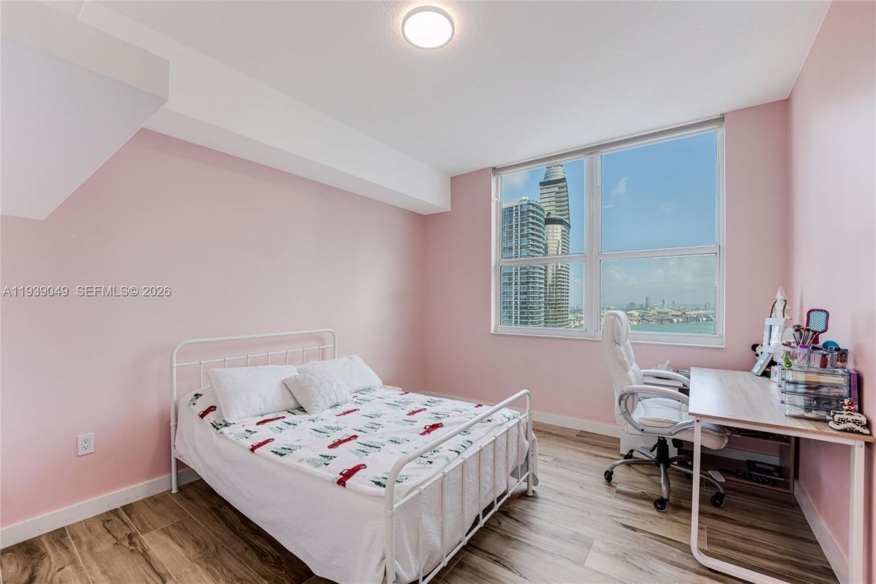 31 SE 5th St, Unit 3918, Miami, FL 33131 Photo