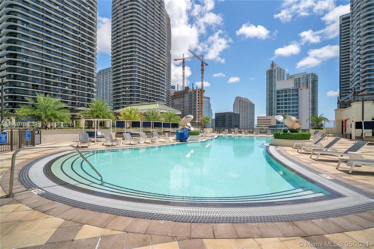 999 SW 1st Ave , Unit 2703, Miami, FL 33130 Photo