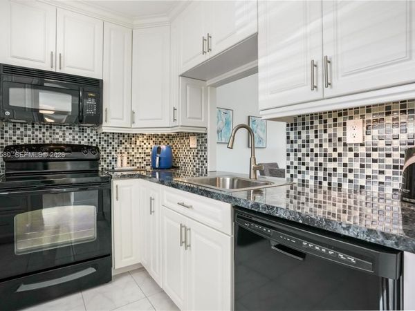 4801 NW 34th St , Unit 406, Lauderdale Lakes, FL 33319