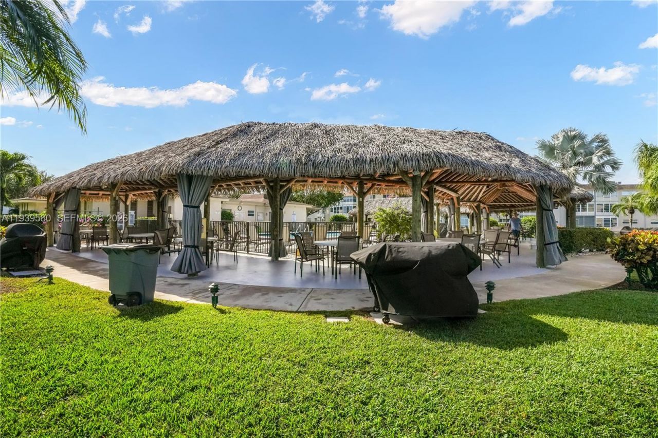 4801 NW 34th St, Unit 406, Lauderdale Lakes, FL 33319 Photo