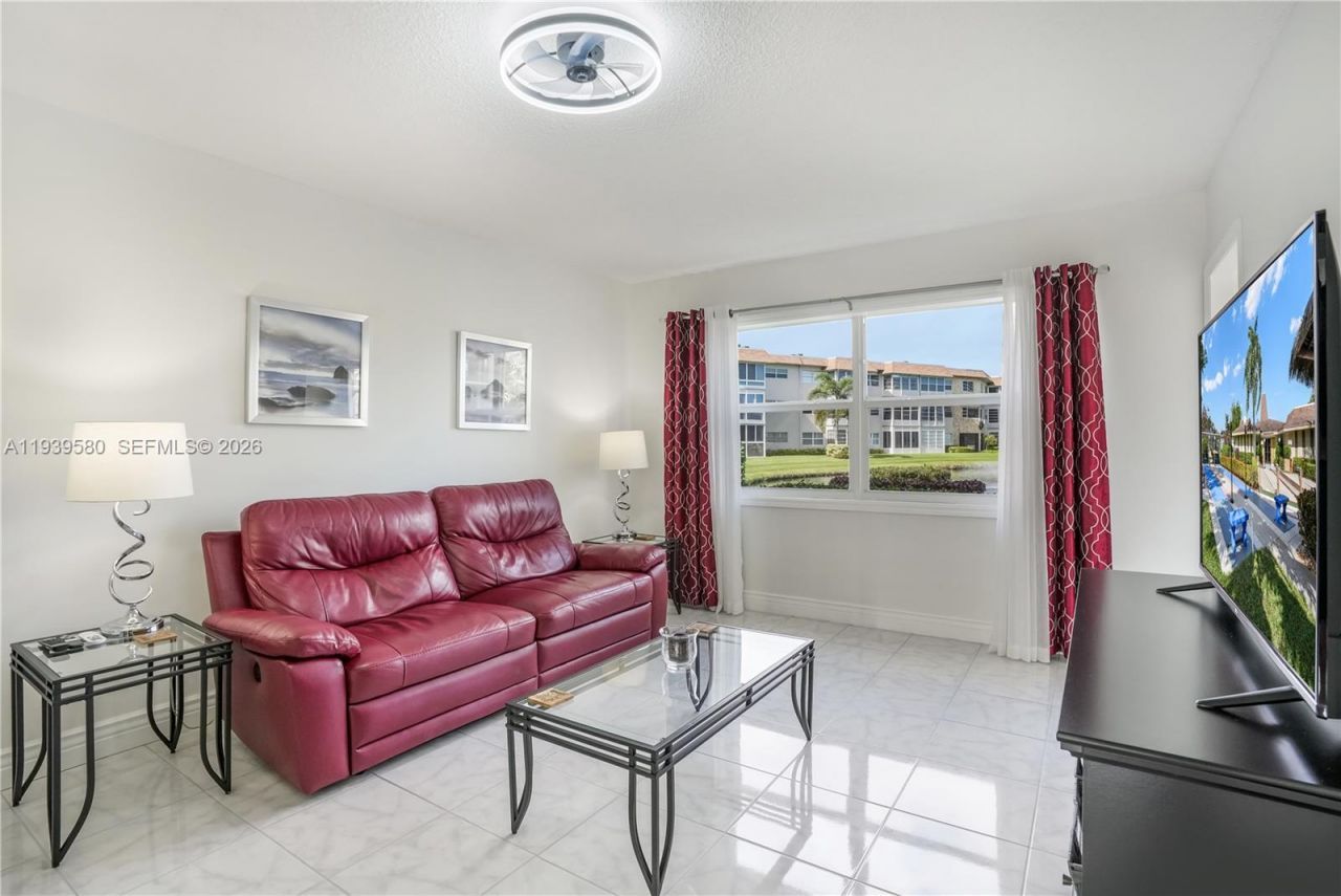 4801 NW 34th St, Unit 406, Lauderdale Lakes, FL 33319 Photo