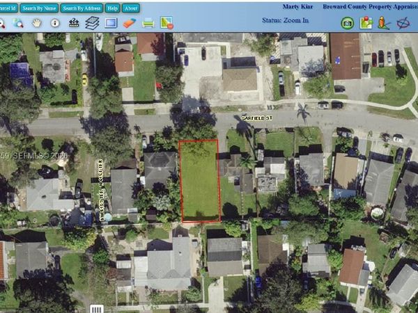 6122 Garfield St, Hollywood, FL 33024