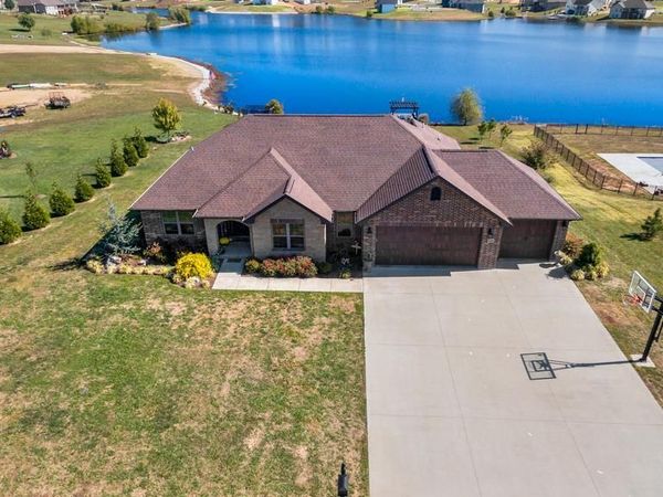 430 Lakeview Crossing, Cape Girardeau, MO 63701