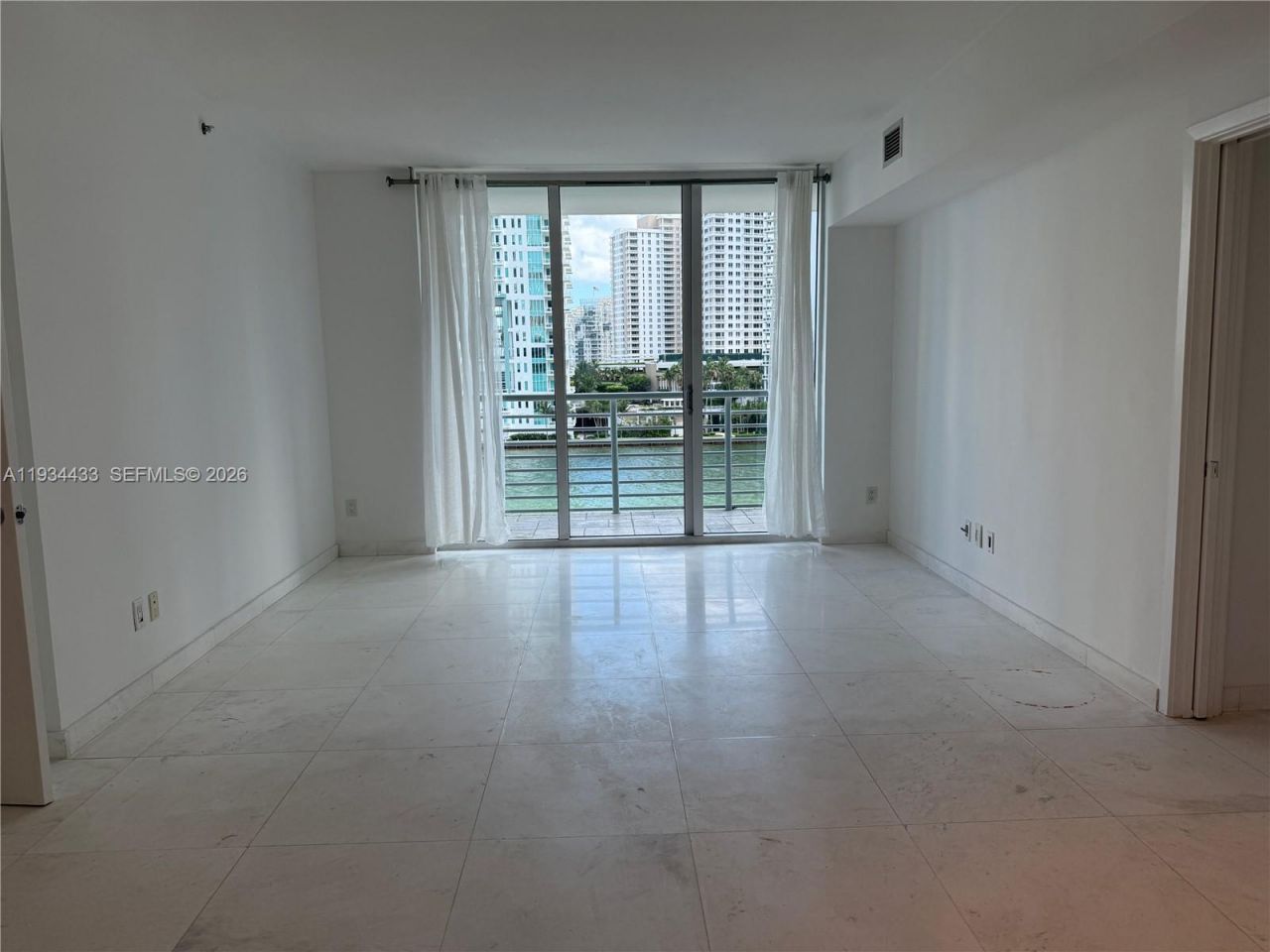 325 S Biscayne Blvd , Unit 621, Miami, FL 33131 Photo