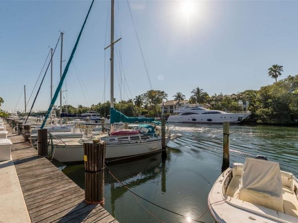 100 Edgewater Dr, Unit 204, Coral Gables, FL 33133