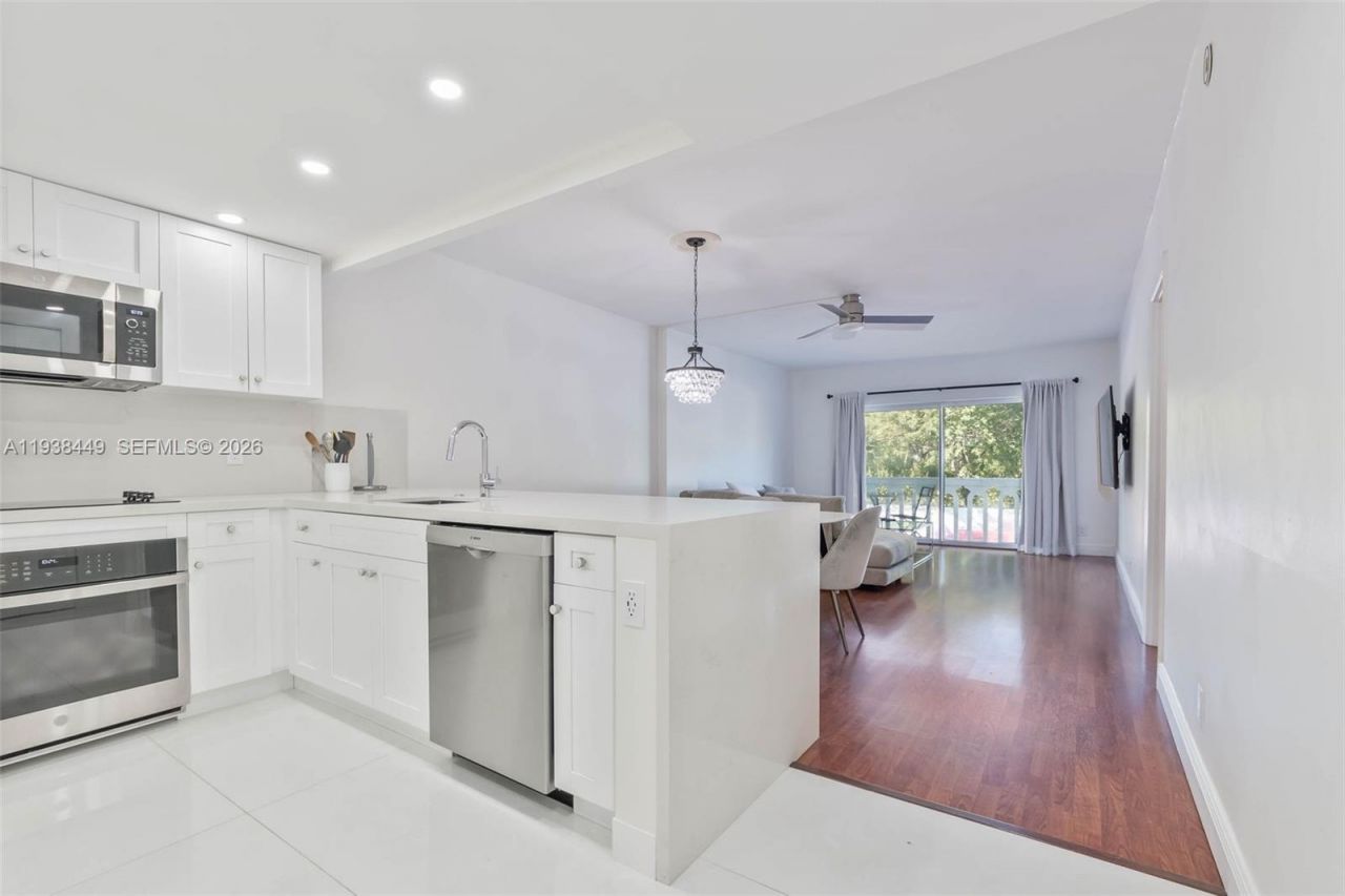 100 Edgewater Dr, Unit 204, Coral Gables, FL 33133 Photo