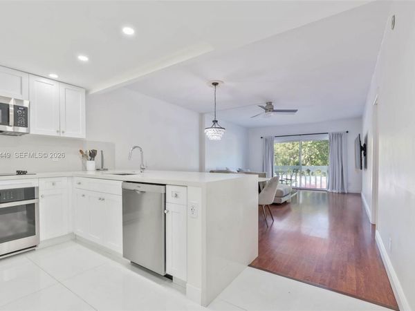 100 Edgewater Dr, Unit 204, Coral Gables, FL 33133