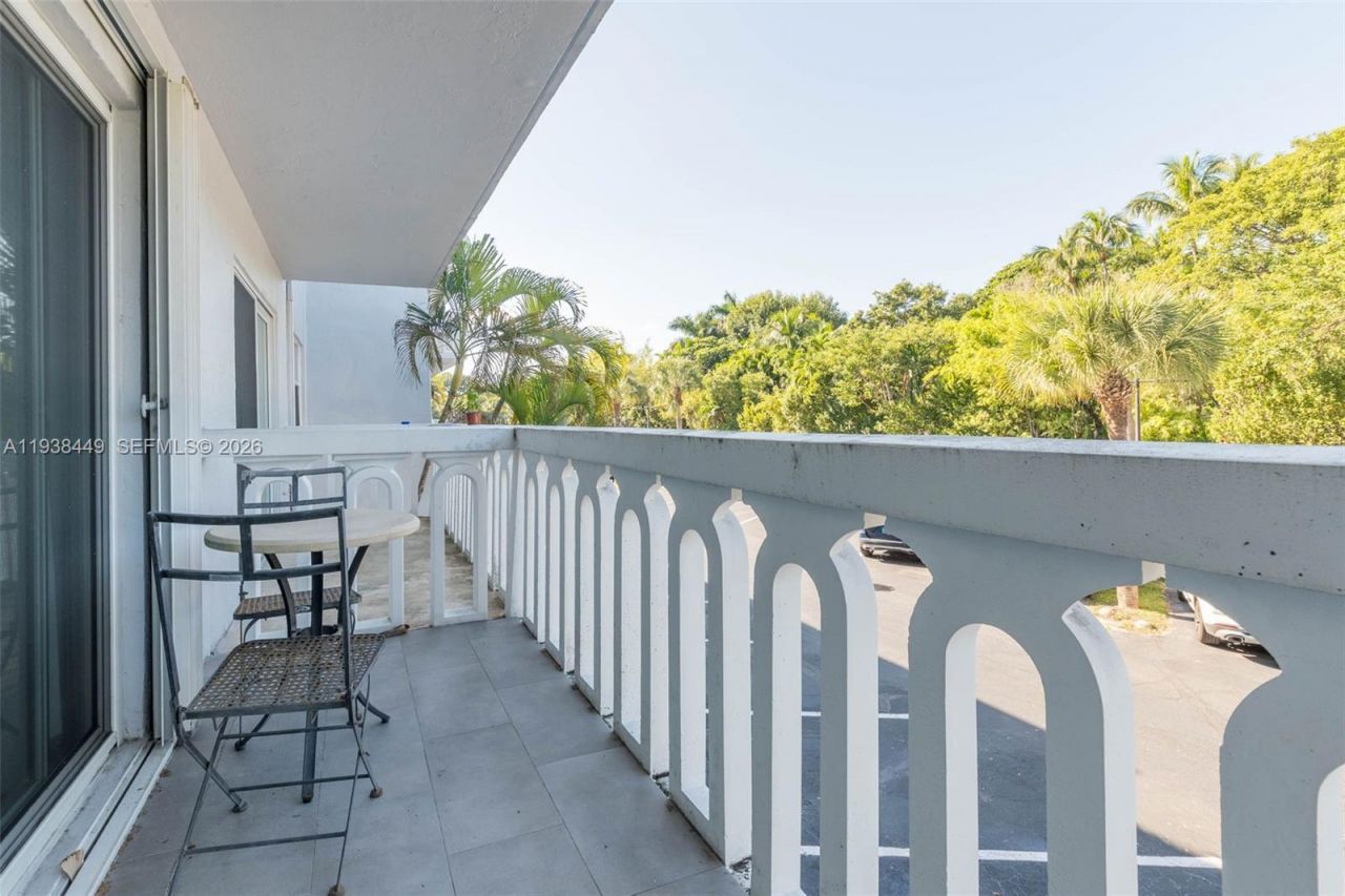 100 Edgewater Dr, Unit 204, Coral Gables, FL 33133 Photo