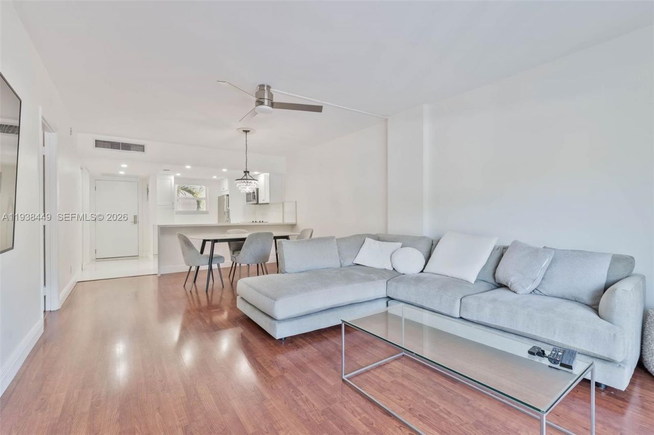 100 Edgewater Dr, Unit 204, Coral Gables, FL 33133 Photo