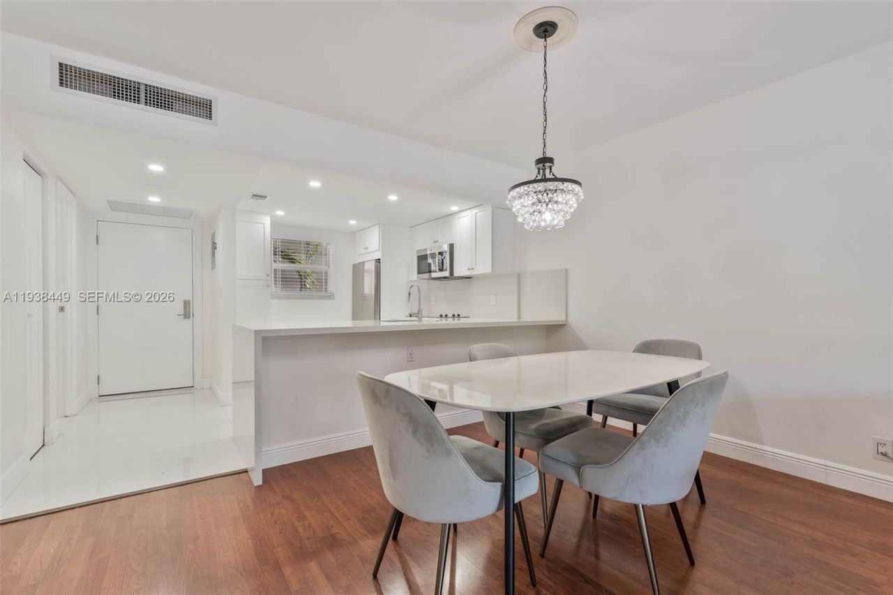 100 Edgewater Dr, Unit 204, Coral Gables, FL 33133 Photo