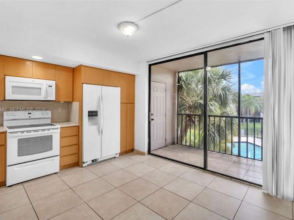 8540 SW 133rd Ave Rd, Unit 312, Miami, FL 33183