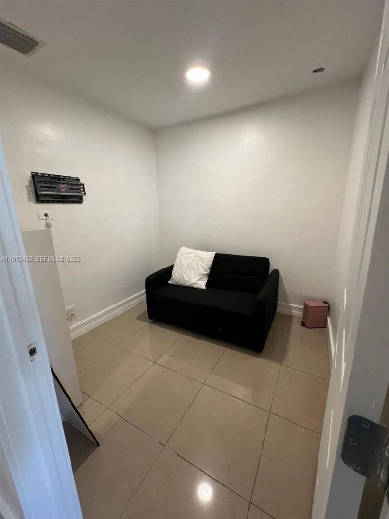 2920 NW 11th Pl, Fort Lauderdale, FL 33311 Photo