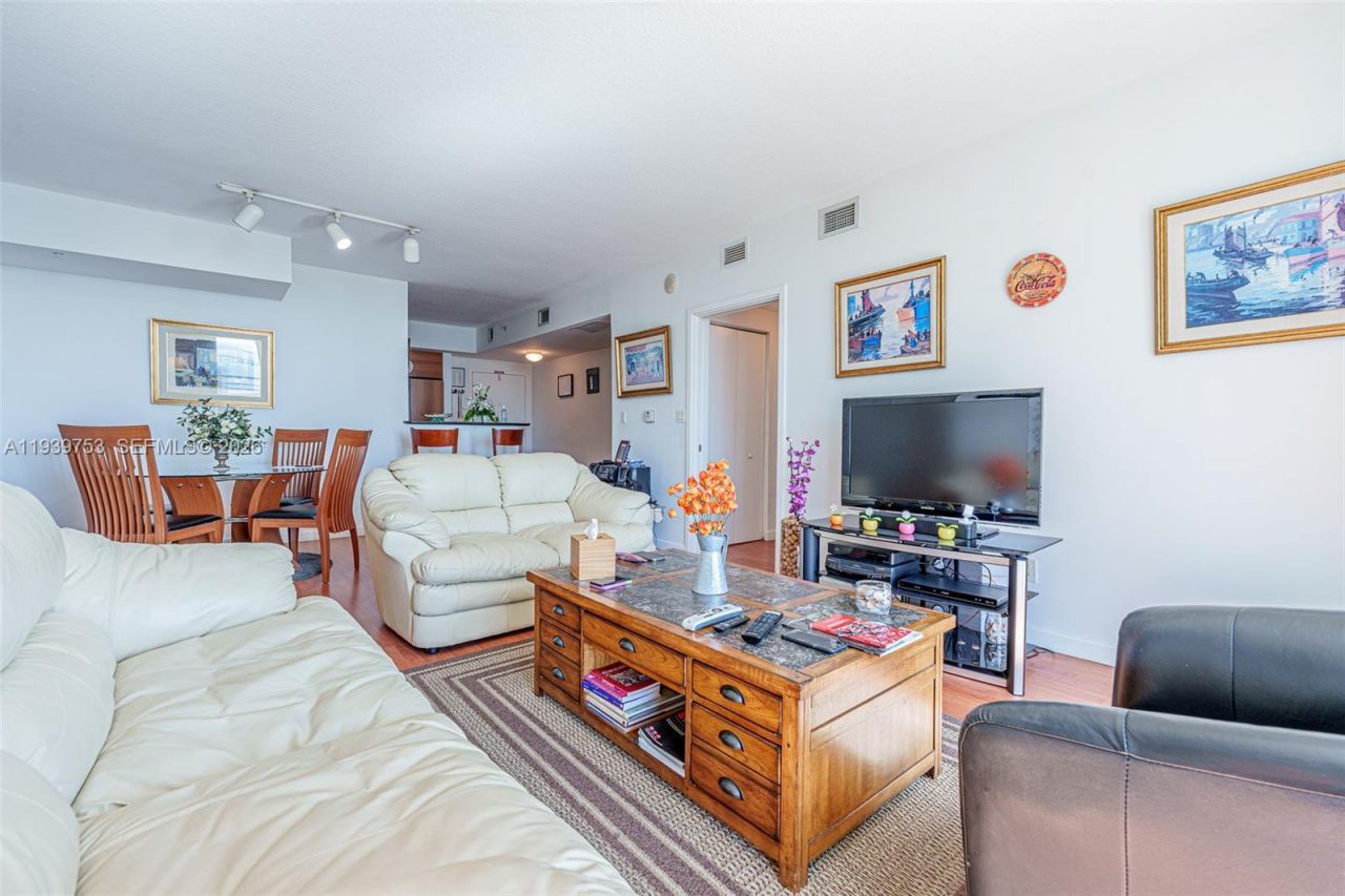 335 S Biscayne Blvd , Unit 3005, Miami, FL 33131 Photo