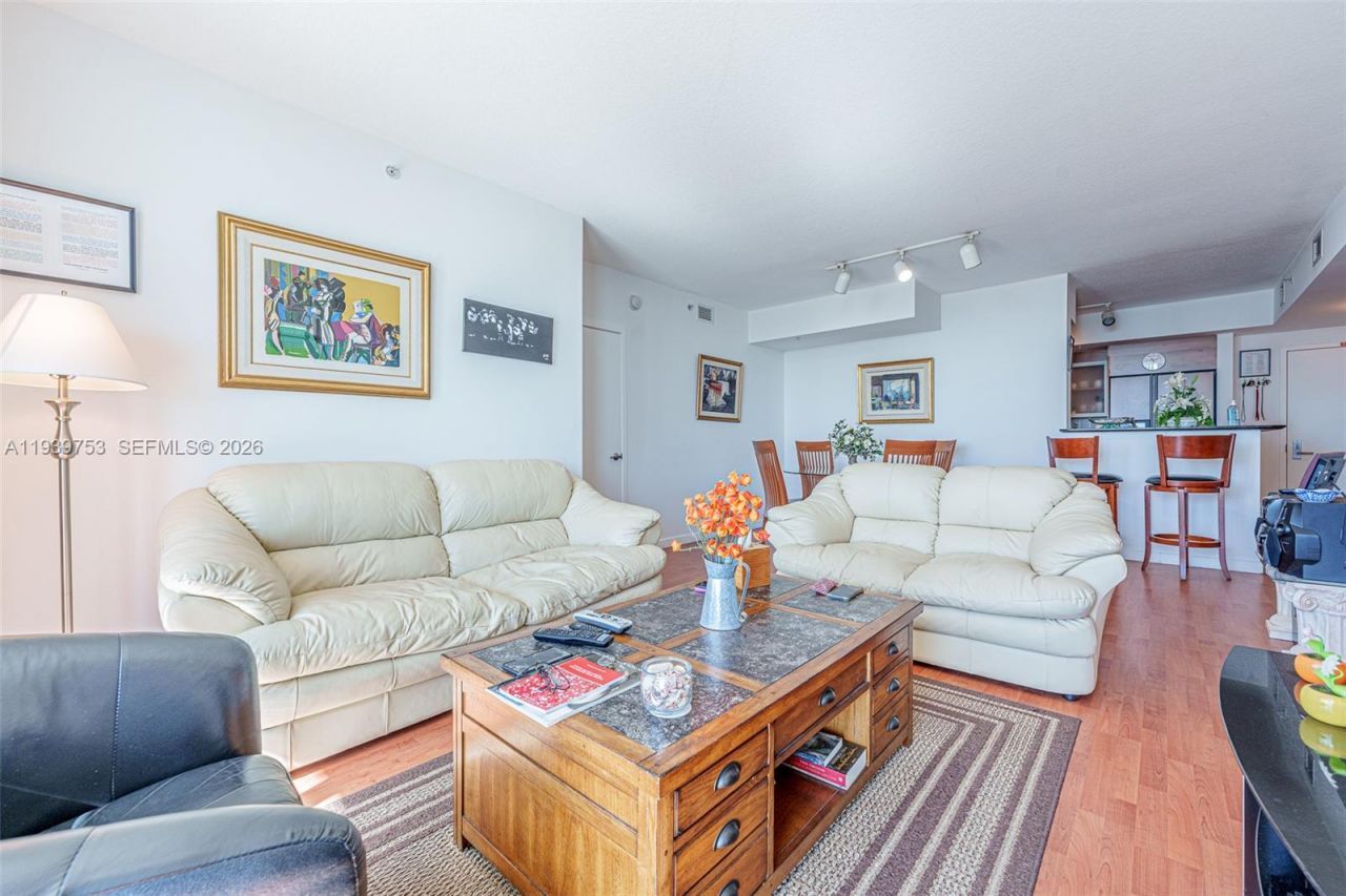 335 S Biscayne Blvd , Unit 3005, Miami, FL 33131 Photo