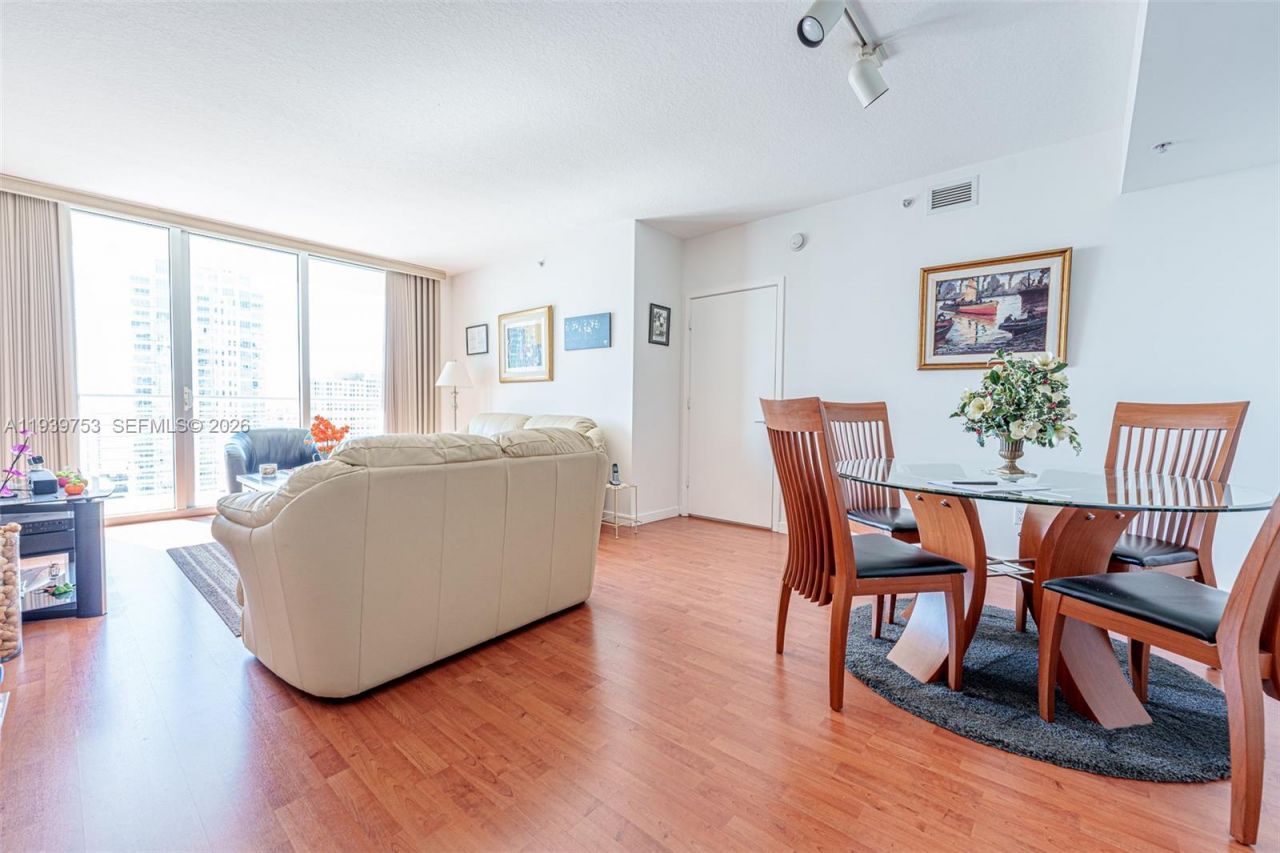 335 S Biscayne Blvd , Unit 3005, Miami, FL 33131 Photo