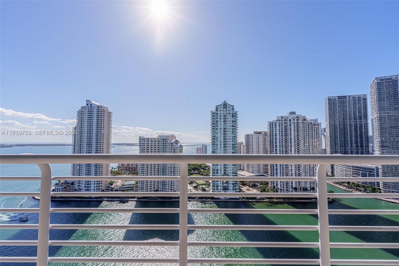 335 S Biscayne Blvd , Unit 3005, Miami, FL 33131 Photo