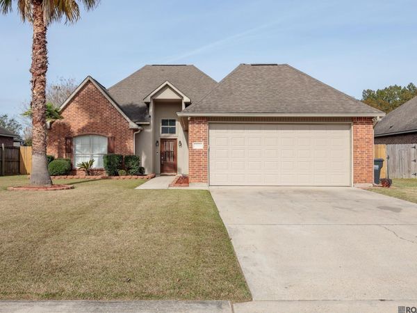 37420 Cypress Trace Ave, Geismar, LA 70734
