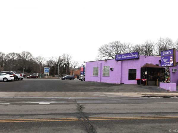 15 S Country Road, East Patchogue, NY 11772