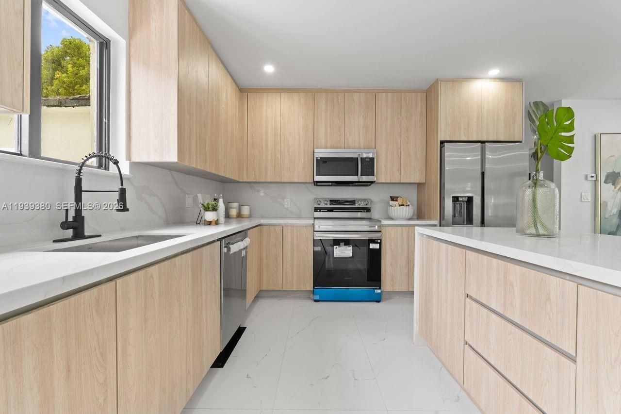 1741 SW 17th Ct , Miami, FL 33145 Photo