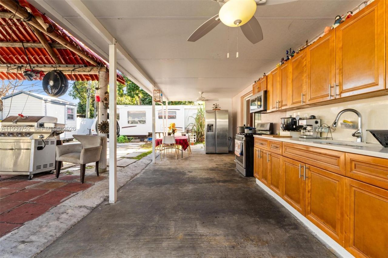 325 SE 9th Ave, Hialeah, FL 33010 Photo