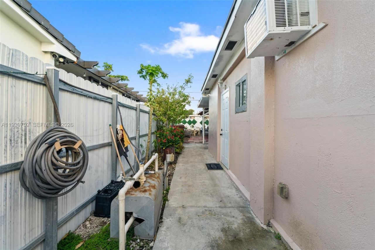 325 SE 9th Ave, Hialeah, FL 33010 Photo