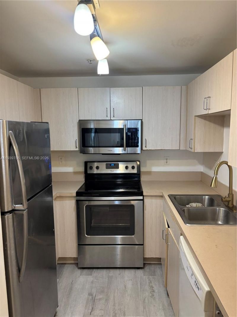 185 SE 14th Ter, Unit 603, Miami, FL 33131 Photo