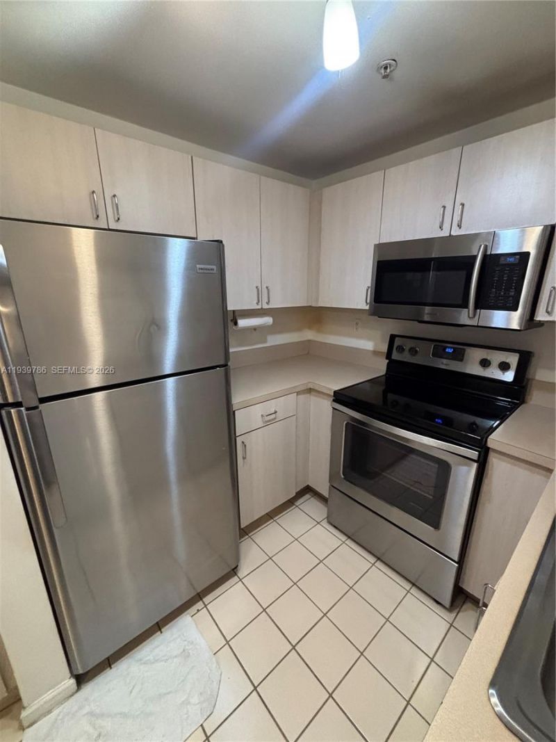 185 SE 14th Ter, Unit 603, Miami, FL 33131 Photo