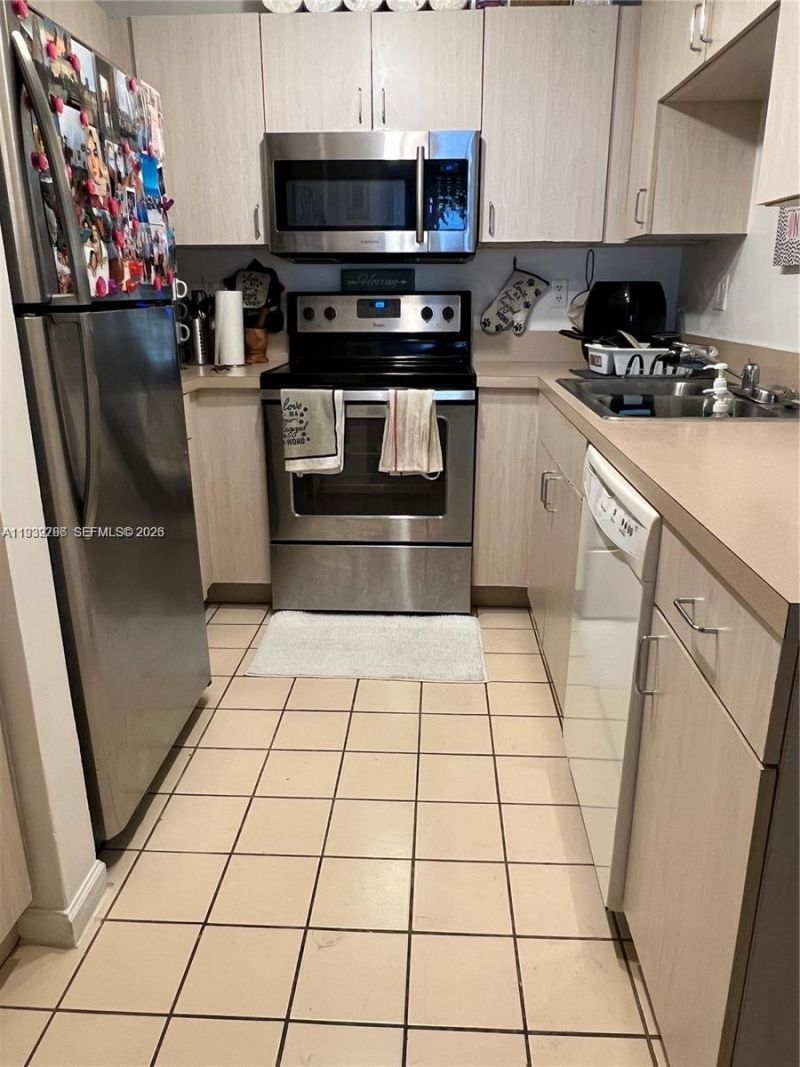 185 SE 14th Ter, Unit 603, Miami, FL 33131 Photo