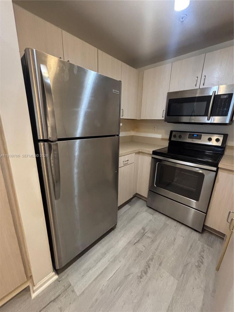 185 SE 14th Ter, Unit 603, Miami, FL 33131 Photo