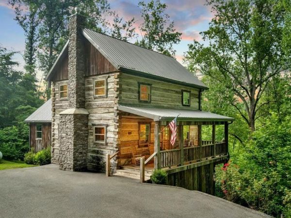 636 Jess Field Road, Gatlinburg, TN 37738