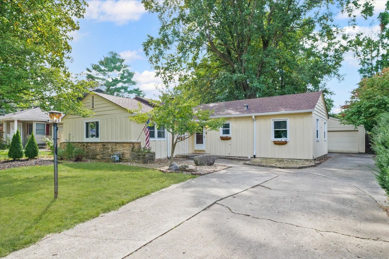 1607 Chevy Chase Drive, Champaign, IL 61821 Main Photo