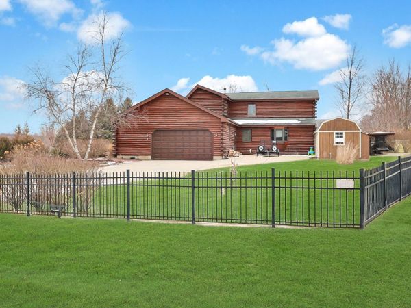 43W951 Fox Hill Court, St. Charles, IL 60175