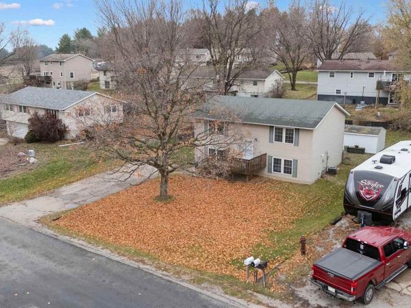 68 Sunny Hill Dr Drive, Orion, IL 61273