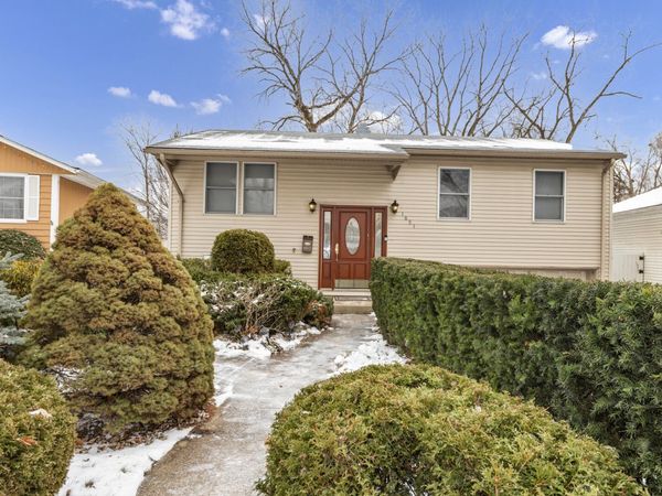 1651 Ardmore Avenue, Glendale Heights, IL 60139