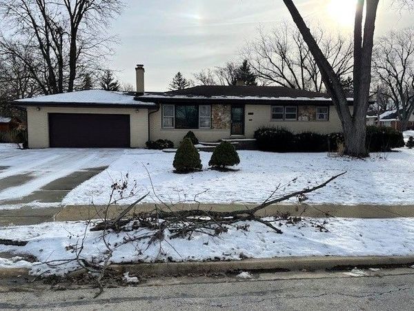 525 Bunning Drive, Downers Grove, IL 60516