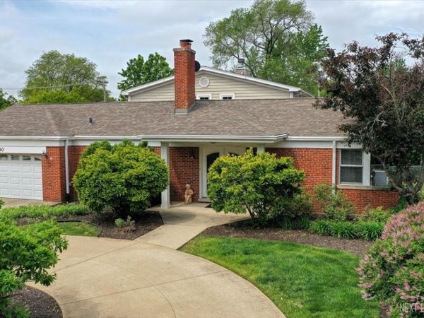 4830 Wolf Road, Western Springs, IL 60558