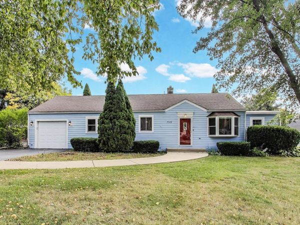 7339 S Park Avenue, Burr Ridge, IL 60527