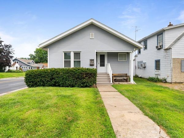 1658 W LOMBARD Street, Davenport, IA 52804