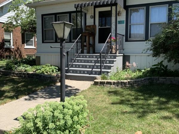 802 PADDOCK Avenue, Ashton, IL 61006