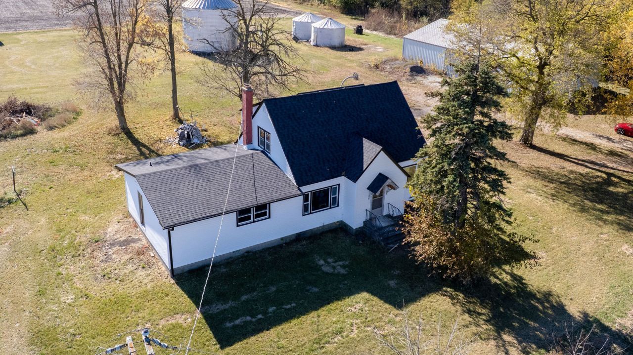 7035 E Scully Road, Gardner, IL 60424 Main Photo