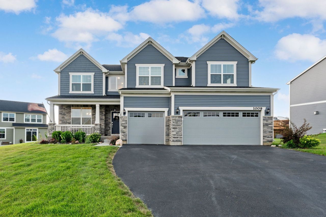 1009 Persimmon Court, Crystal Lake, IL 60012 Main Photo