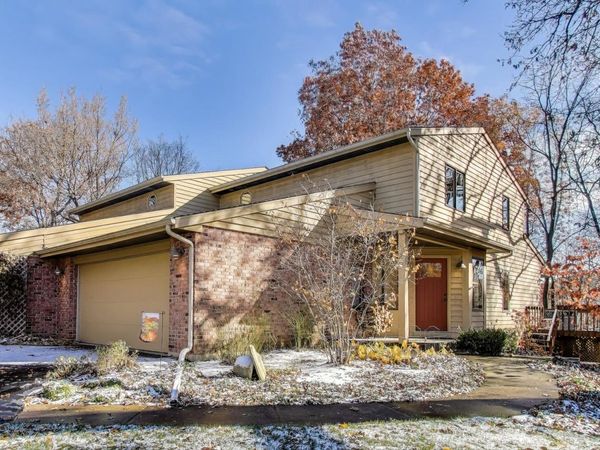 42W231 Retreat Court, St. Charles, IL 60175