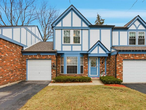 14747 Lakeview Drive, Orland Park, IL 60462