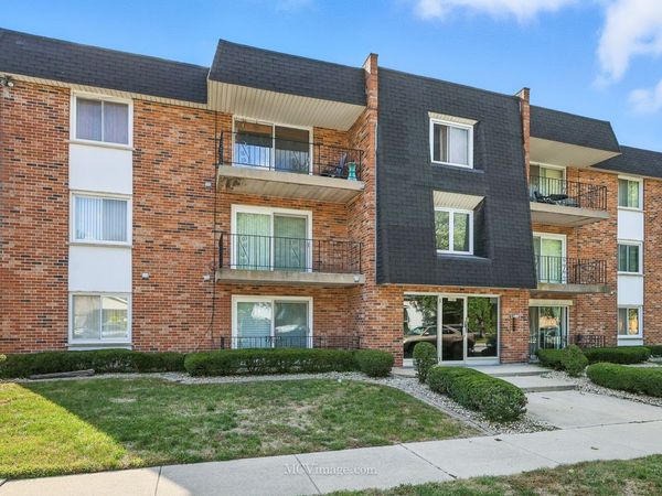 1040 Hirsch Boulevard, Unit 204, Calumet City, IL 60409