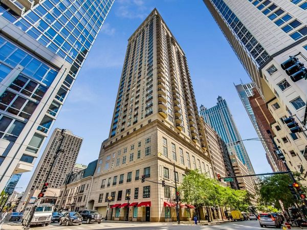10 E Delaware Place, Unit 20A, Chicago, IL 60610