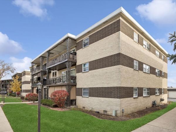 935 S 8th Avenue, Unit 5, La Grange, IL 60525