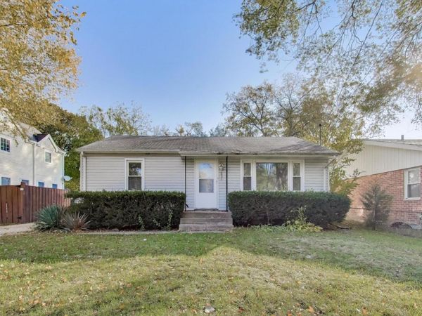 221 HEINE Avenue, Elgin, IL 60123